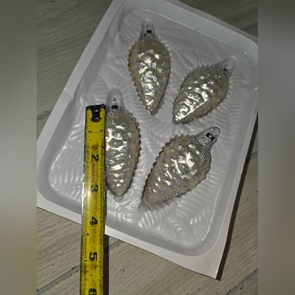 Vtg 2002 Hand Crafted Silver Pinecone Glass Ornaments Glitter Set Of 4 Christmas - Picture 2 of 6